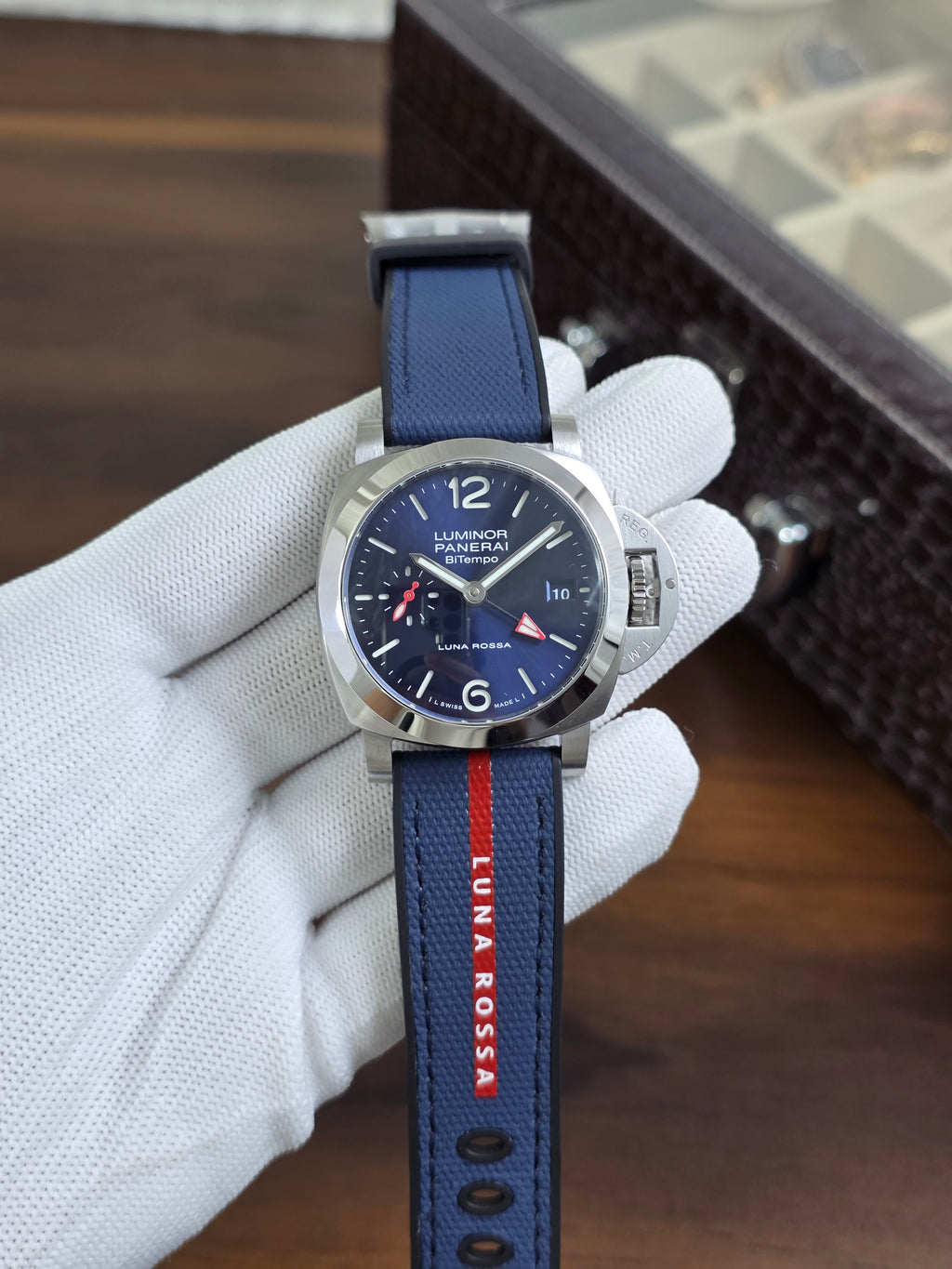 Panerai Luminor Quaranta Bitempo Luna Rossa GMT (Swiss Eta)