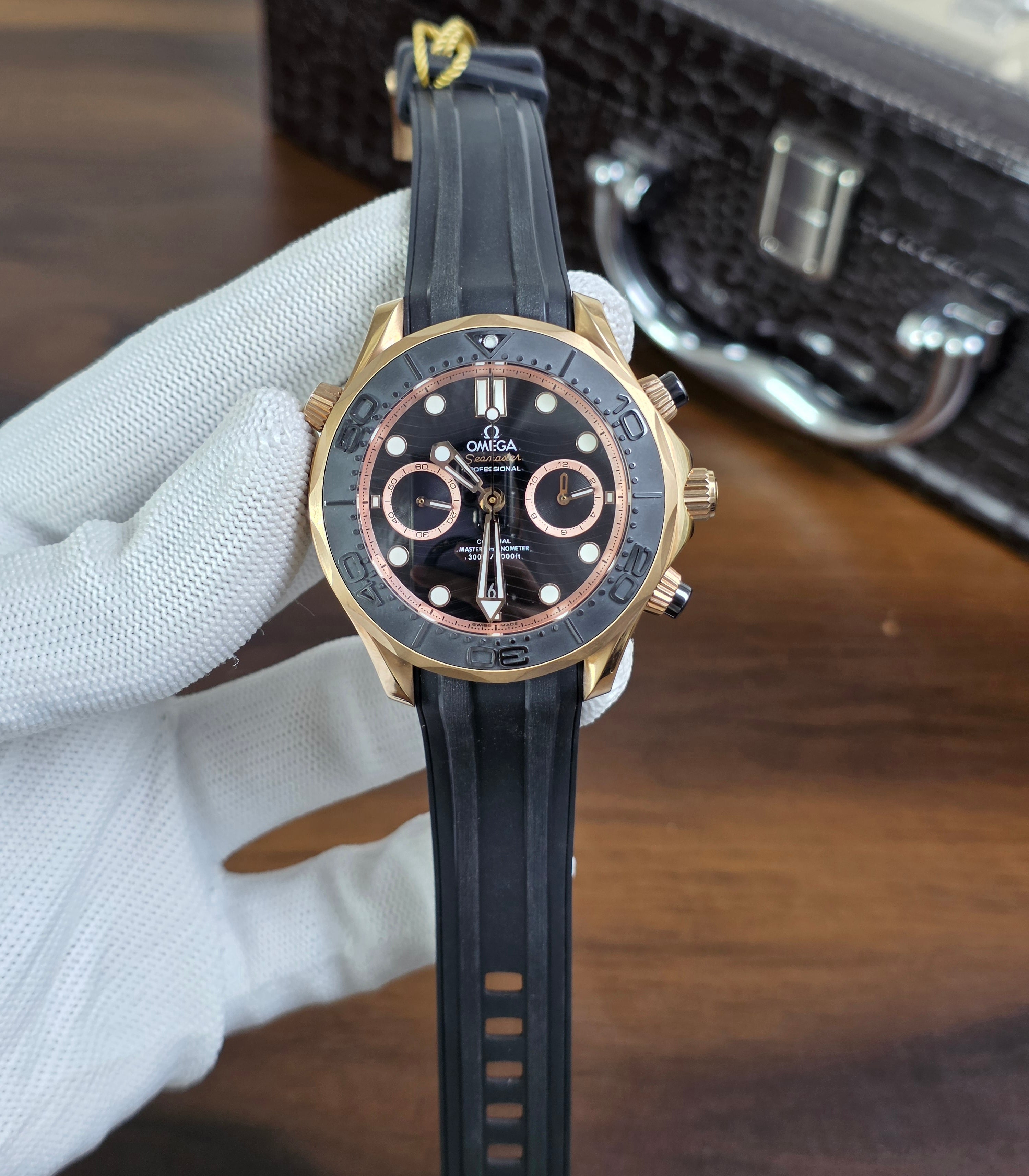 Omega Seamaster Diver 300 M (Swiss Eeta) 
44mm Co-Axial Master Chronometer 210.62.44.51.01.001