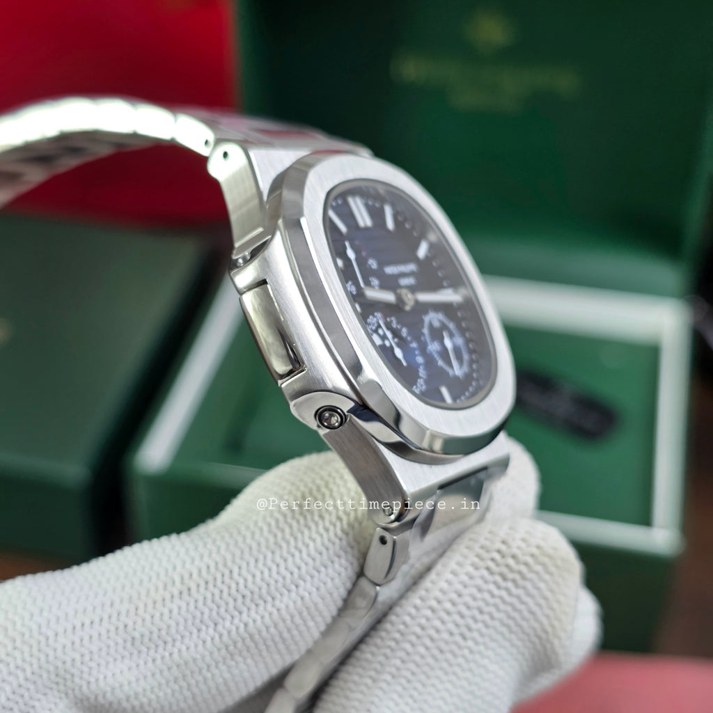 Patek Philippe Nautilus 5712/1A-001 Automatic