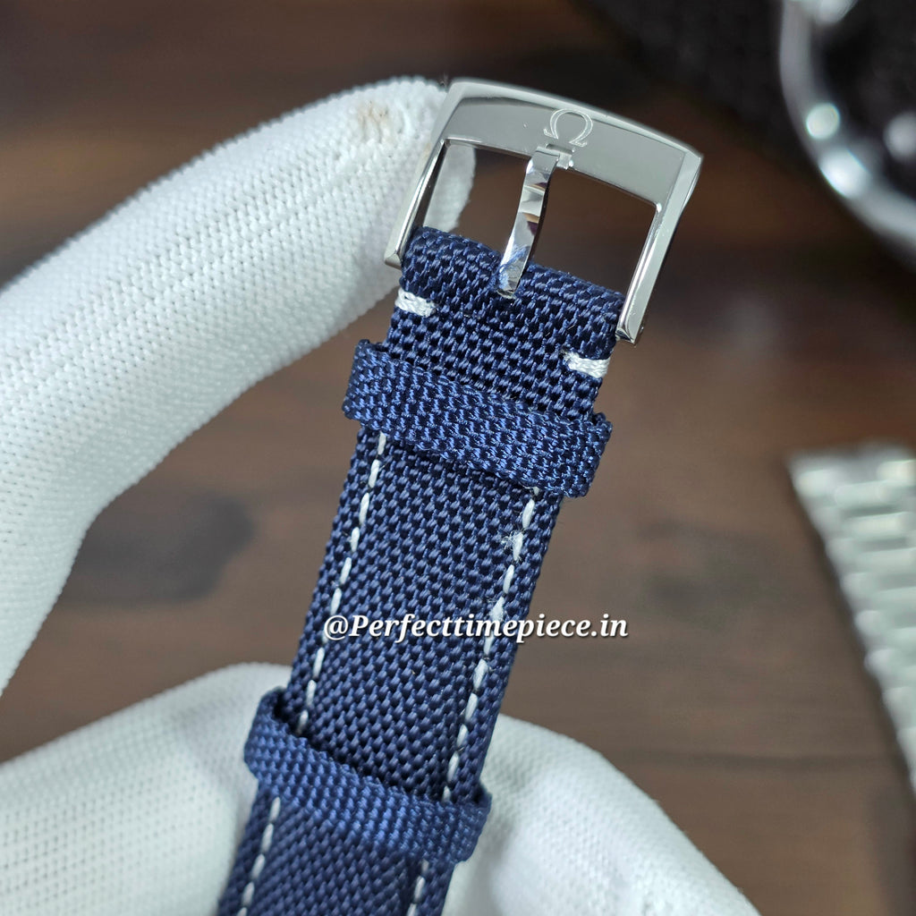 Omega Speedmaster
Anniversary Series Snoopy Swiss  (SMF)