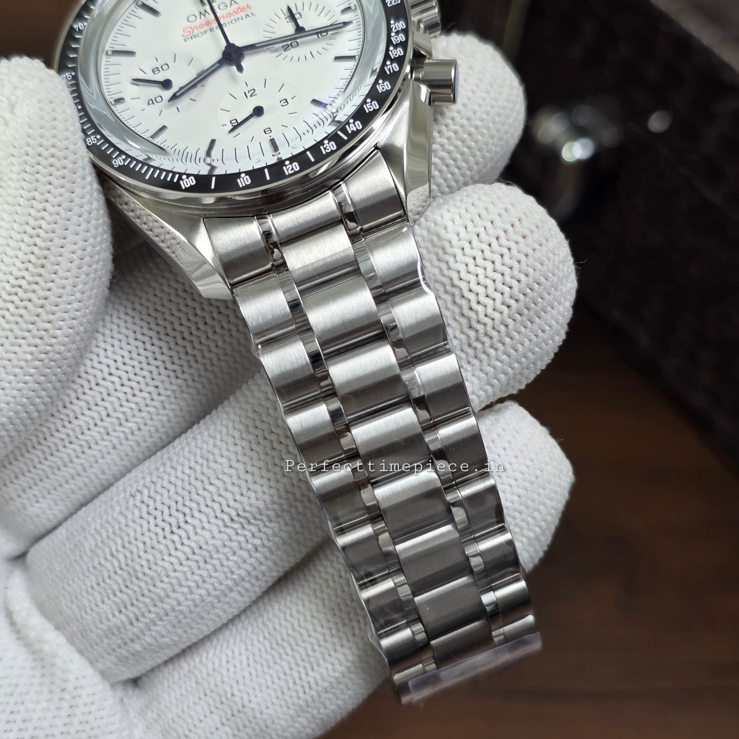 Omega Speedmaster
Moonwatch Professional
42 mm (SWISS EETA)
